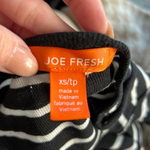 Xs joe fresh top. Very comfortable. Great condition - Picture 2 of 2